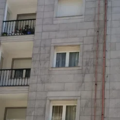 Nettoyant hydrofuge (5L) pour grès, pierre et béton. Élimine taches et les éclaboussures d'hydrofuges sur les surfaces poreuses