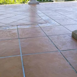 Nettoyant hydrofuge (5L) pour grès, pierre et béton. Élimine taches et les éclaboussures d'hydrofuges sur les surfaces poreuses