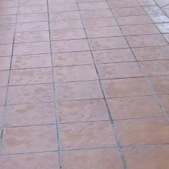 Nettoyant hydrofuge (5L) pour grès, pierre et béton. Élimine taches et les éclaboussures d'hydrofuges sur les surfaces poreuses