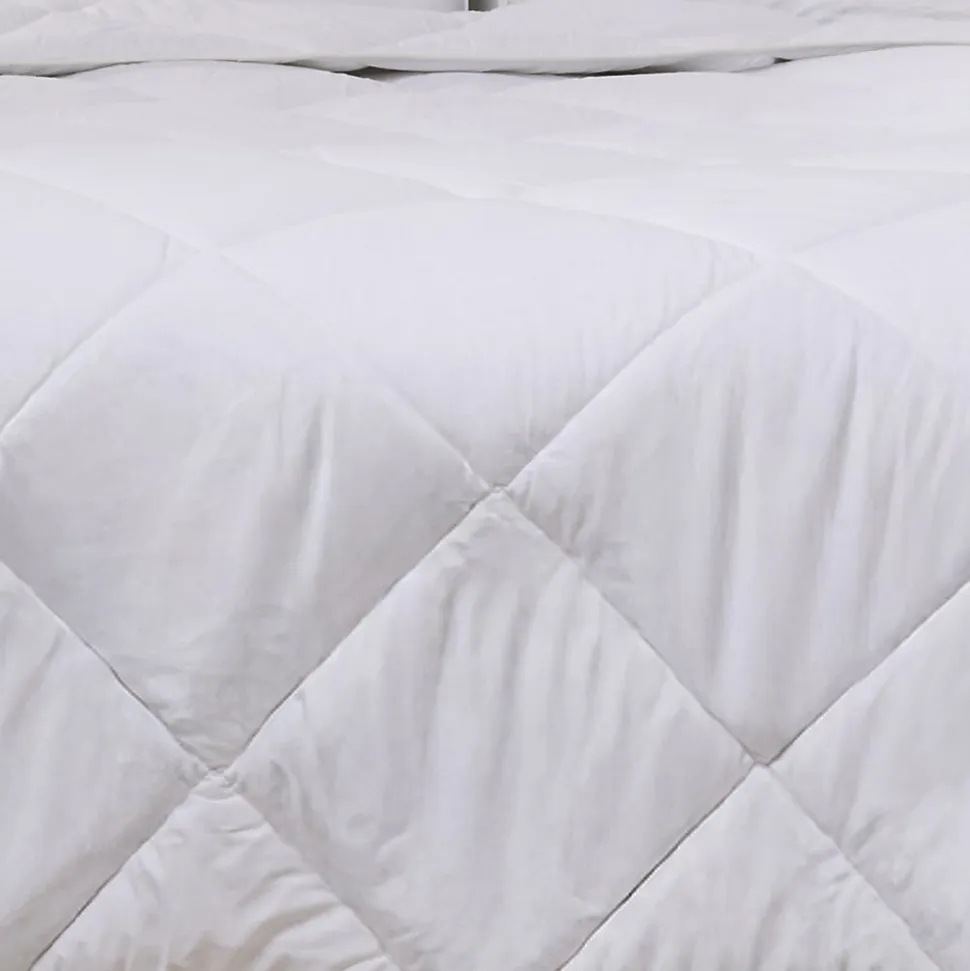 Pack Couette chaude 220x240cm + 2 Oreillers moelleux 60x60cm LAVABLE A 95 C