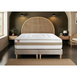 Pack sommier tapissier matelas Ressorts ensachés et mémoire de forme avec couette et oreillers
