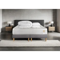 Pack sommier tapissier matelas Ressorts ensachés et mémoire de forme avec couette et oreillers