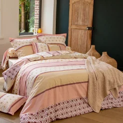 Parure de lit 3 pièces : housse 240x220 cm et taies 50x70 cm coton INOUK rose/beige