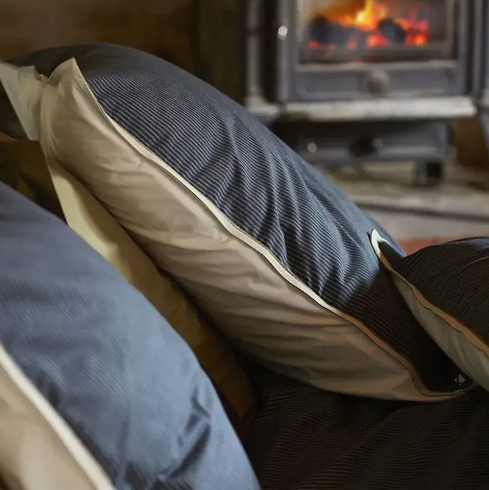 Parure de lit 3 pièces : housse 200x200 cm et taie 65x65 cm coton BRIXTON à rayures noires