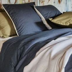 Parure de lit 2 pièces : housse 140x200 cm et taie 50x80 cm coton BRIXTON à rayures noires