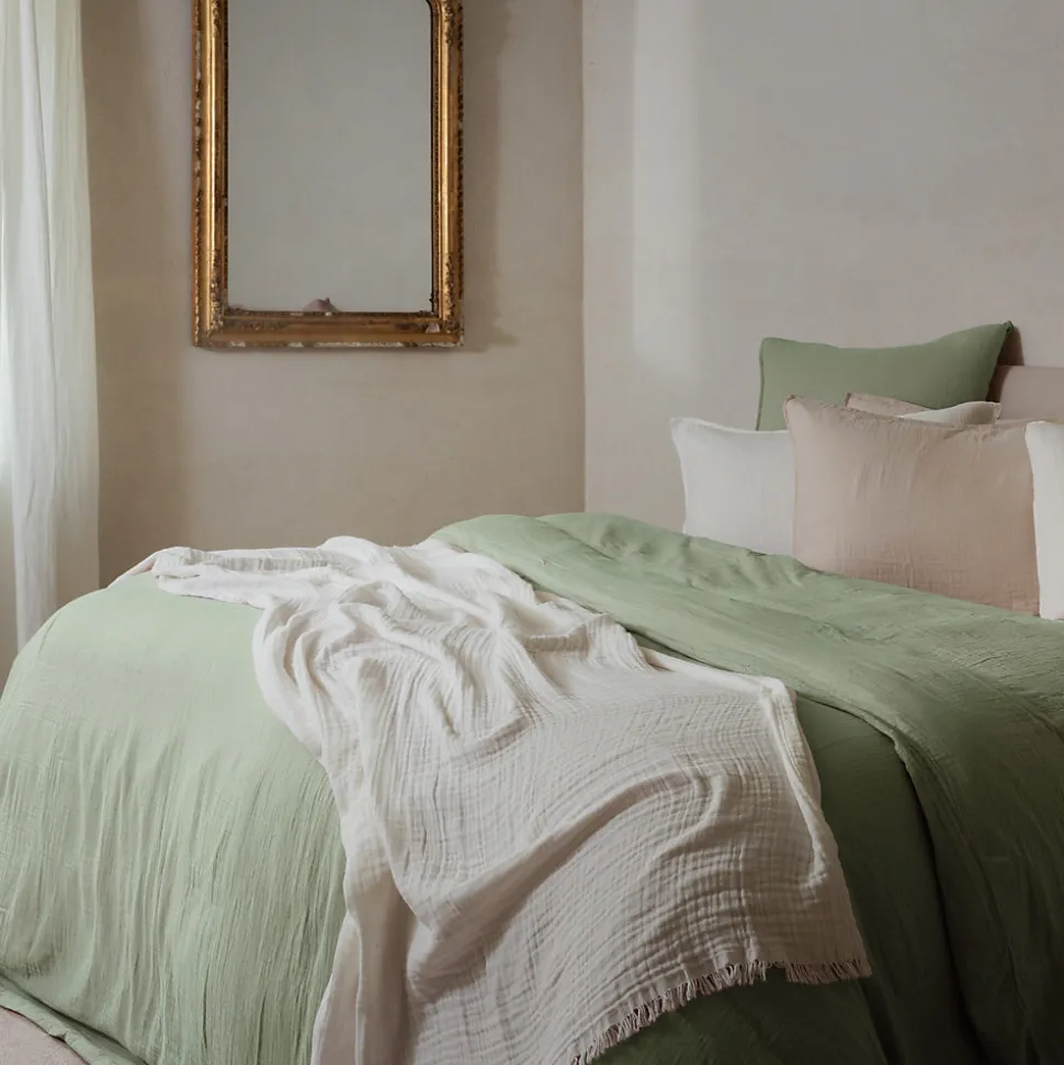 Parure de lit 3 pièces 240x220 cm et 50x70 cm mousseline de coton MILOS vert mousse