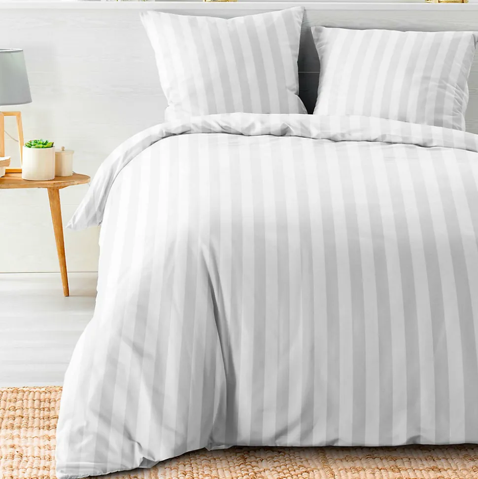 Parure de Lit 240 x 220 cm + 2 Taies Microfibre Unie CLÉO Blanc