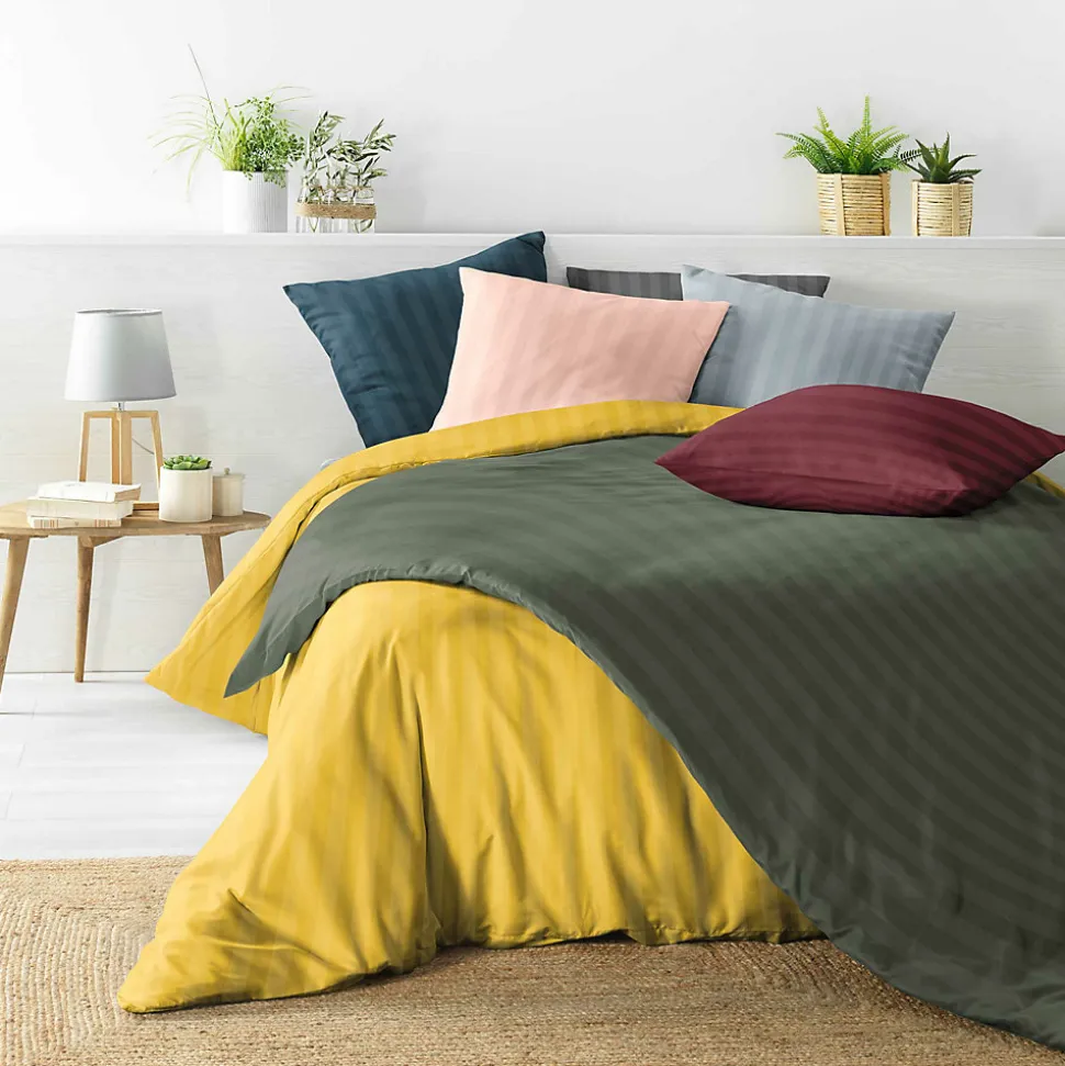 Parure de Lit 240 x 220 cm + 2 Taies Microfibre Unie CLÉO Noir