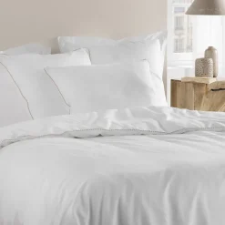 Parure de lit blanche galon pompons beiges (240x220 cm - Blanc)