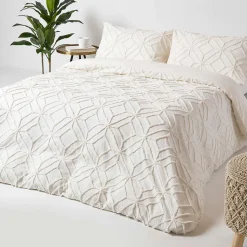 Parure de lit blanche tuftée à motif géométrique, 260x220cm - HOMESCAPES