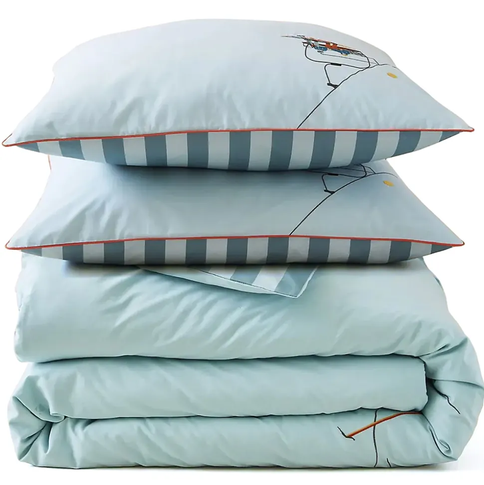 Parure de lit brodée 3 pièces : housse 240x220 cm et taies 50x80 cm en percale de coton PASSE MONTAGNE bleu givré