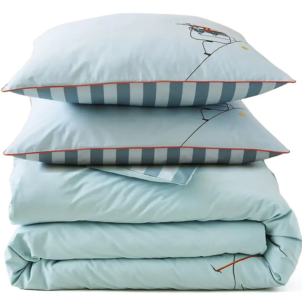 Parure de lit brodée 3 pièces : housse 200x200 cm et taies 50x80 cm en percale de coton PASSE MONTAGNE bleu givré