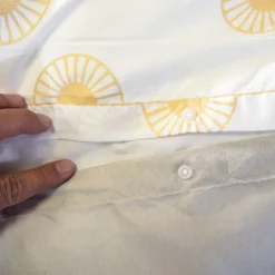 Parure de lit HELIS 240x220 cm 100% polyester microfibre blanc 3 pièces