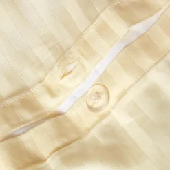 Parure de lit satin rayé en coton égyptien 330 fils jaune pâle, 155x220cm - HOMESCAPES