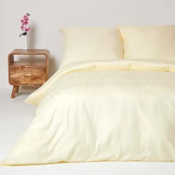 Parure de lit satin rayé en coton égyptien 330 fils jaune pâle, 240x220cm - HOMESCAPES