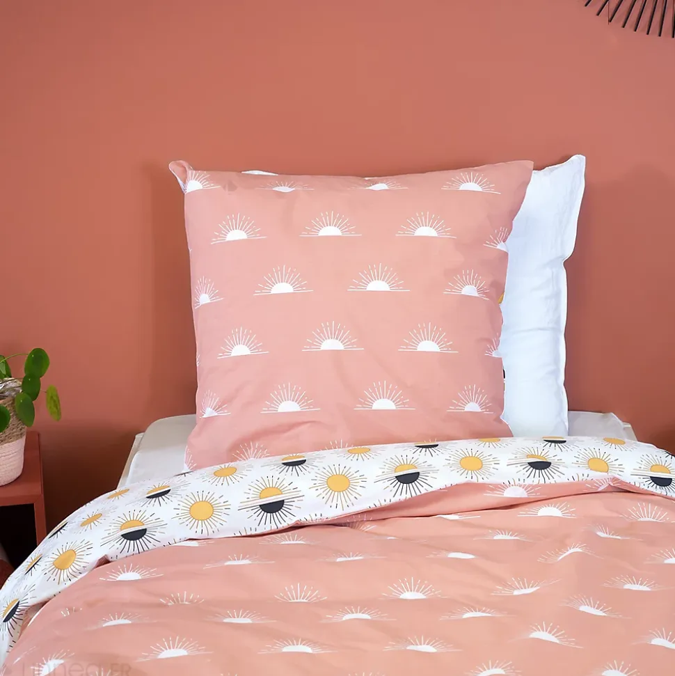 Parure de lit TERRAMEA 260x240 cm pur coton blanc motifs solaires 3 pièces