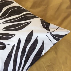 Parure de lit 260x240 cm en coton NOLIE motif feuillage blanc et jaune 3 pièces