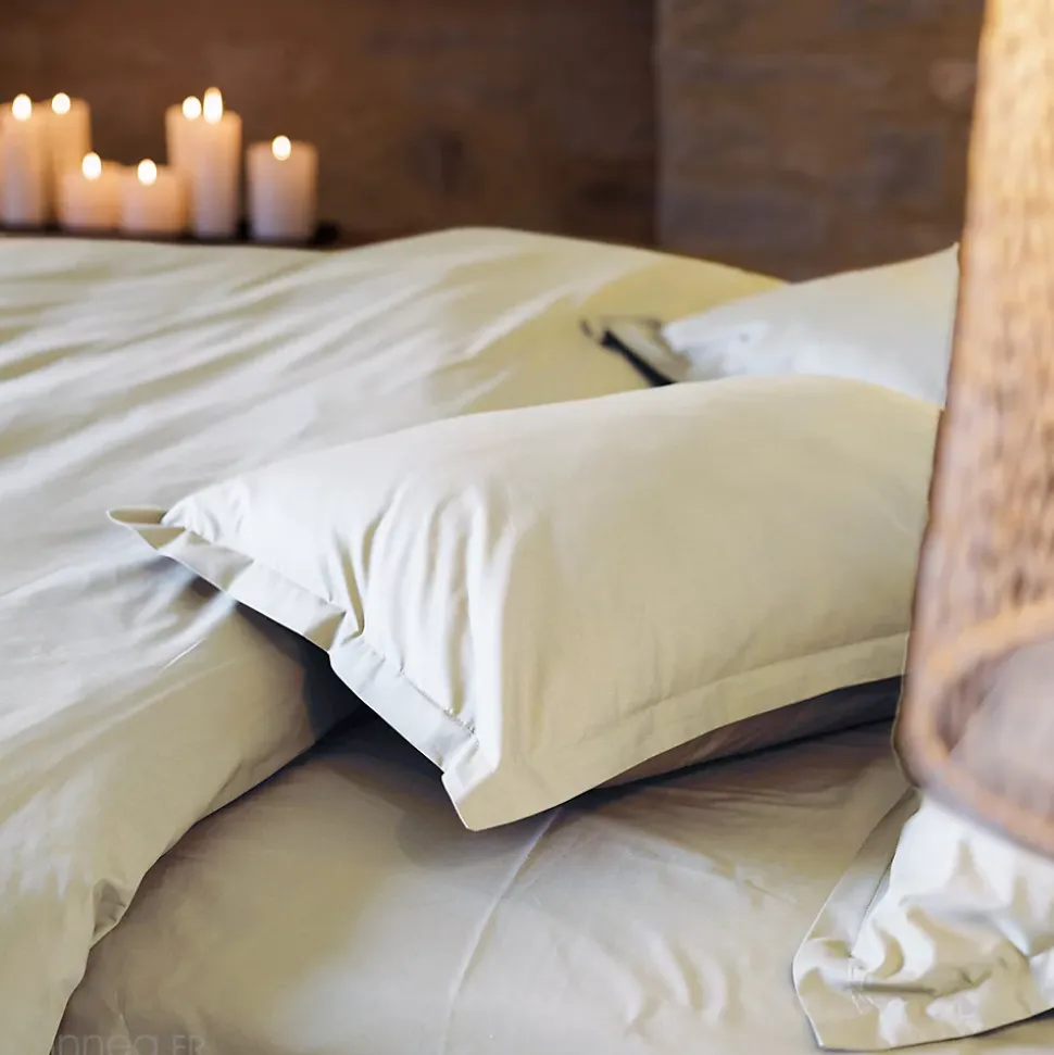 Parure de lit 280x240 cm et taie 50x70 cm percale MANOIR blanc Naturel