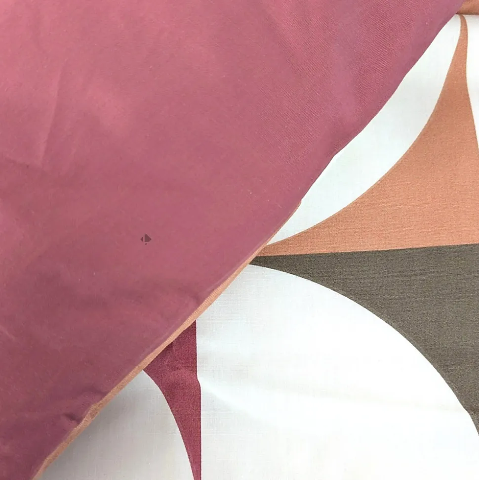 Parure de lit 300x240 cm 65x65 cm percale MODULO acajou 3 pièces