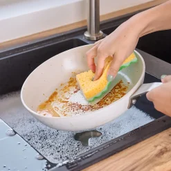 Éponge anti-rayures vendue par 10 L.13 x l.8,4 x ep.2,4 cm