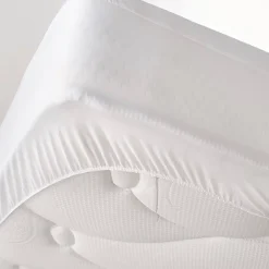 Protège-matelas imperméable polyester bonnets 27 cm 180x200cm