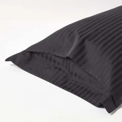 Taie d'oreiller à  volants noir satin rayé en coton égyptien 330 fils, 50x75 cm - HOMESCAPES