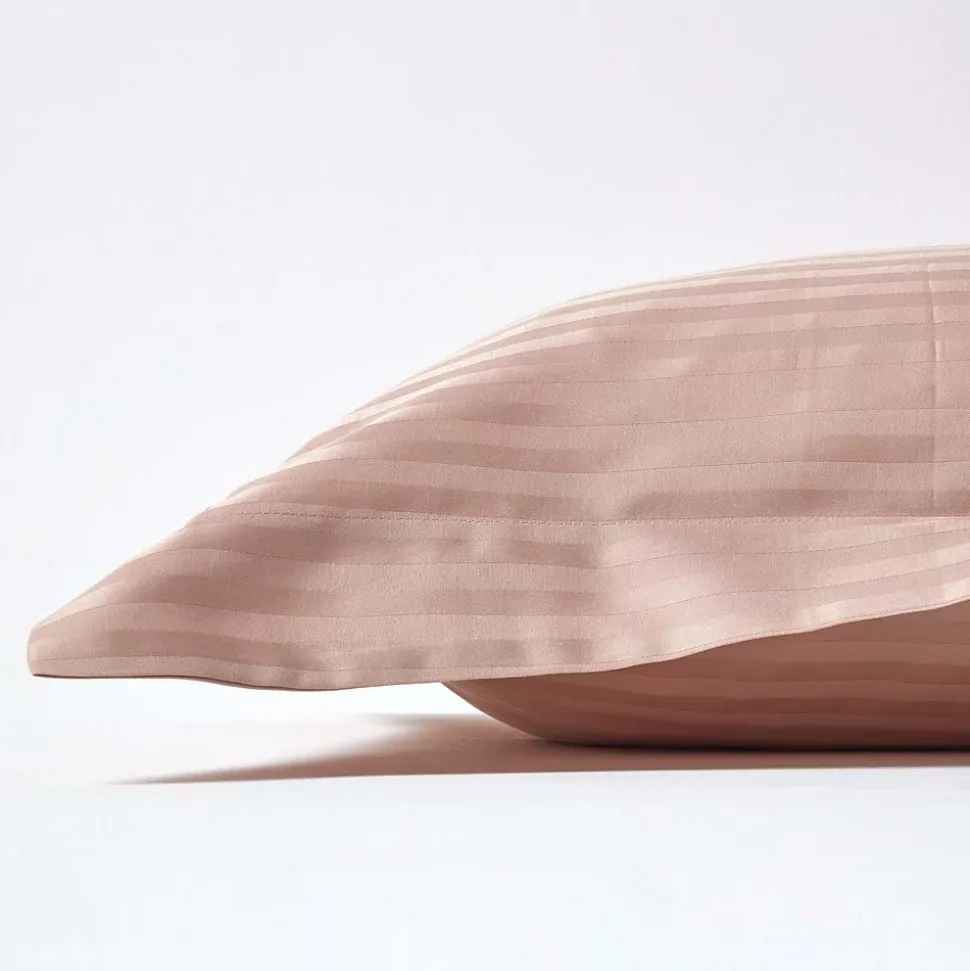 Taie d'oreiller à volants taupe satin rayé en coton égyptien 330 fils, 50x75 cm - HOMESCAPES