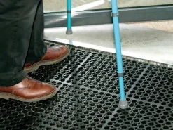 Tapis caillebotis caoutchouc épaisseur 22mm 91x152cm - IDS - M2601