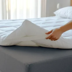 The White Stone Surmatelas 120x200 cm en ouate de 500 g